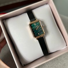 Stunning Timeless Watch! New In The Original Box. Perfect For A Gift! Vintage Style. Watch, Vintage Watch, Brand New, Giftable, Chic, Gift, Present, Timeless, Old Money, Quiet Luxury Elegant Green Watch As A Gift, Elegant Green Watch For Gift, Elegant Leather Strap Watch As A Gift, Gift Watch With Bracelet Strap And Rectangular Dial, Rectangular Dial Watch With Bracelet Strap As Gift, Rectangular Dial Watch With Bracelet Strap, Timeless Watches With Box Clasp For Gift, Timeless Watches With Box Clasp As Gift, Elegant Analog Watch Accessories For Gift