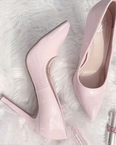 Bubblegum Pink Heels, Pink Heels Aesthetic, Pink Stilletos, Cute Pink Heels, Stilettos Heels, Pretty Heels, Pink Stilettos, Walking In Heels, Heels Aesthetic