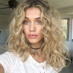 Haircuts For Frizzy Hair, Bright Hair Colors, Blonde Curls, Hair 2018, Ombré Hair, Braids Hair