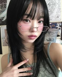 Haircut Inspo Women, Makeup Inspo Korean, Makeup Inspo Asian, Wolf Cut Straight, Korean Hair Ideas, Makeup Looks Asian, Cute Eyeglasses, Bangs Black Hair, Bangs Inspo