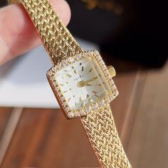 Product information: Color: full gold mesh belt Square Thickness: 10mm Applicable people: Ladies Style: Casual Strap material: Stainless steel Mirror material: sapphire crystal glass mirror Crown type: Spiral crown Display type: Pointer Packing list: Watch * 1 Product Image: Elegant Rose Gold Diamond Watch For Party, Elegant Gold Watches For Wedding, Elegant Adjustable Diamond Watch Gift, Elegant Diamond Watch With Adjustable Fit, Elegant Adjustable Diamond Watch For Gift, Luxury Gold Diamond Watch For Wedding, Gold Evening Watch With Jubilee Bracelet, Elegant Gold Watch For Gift, Elegant Gold Diamond Watch