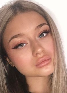 ᵛᴬᴿᵀᴬᴾ✨ Blonde Pictures, Mauve Makeup, Bronze Makeup Look, Classy Makeup, Makeup For Blue Eyes, Bronze Makeup, Hot Makeup, Beauty Make-up, Glowy Makeup