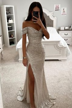 Trumpet Prom Dress, Prom Dress Inspo, Classy Prom, Gowns Dresses Elegant, Off Shoulder Gown, Classy Prom Dresses, Stunning Prom Dresses, Prom Dress Inspiration, Cute Prom Dresses