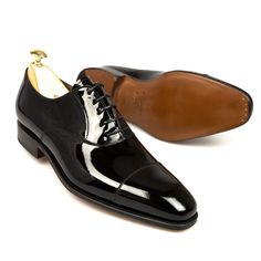 BLACK PATENT OXFORD SHOES Shell Cordovan Shoes, Womens Oxfords Shoes, Cordovan Shoes, Wingtip Oxford Shoes, Oxfords Shoes, Monk Strap Shoes, Exclusive Shoes, Patent Shoes, Wingtip Oxford