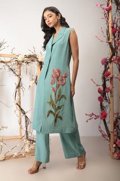 Shop for Nayantara Couture Blue Viscose Crepe Serena Embroidered Blazer And Pant Set for Women Online at Aza Fashions Dress Paterns, Draped Shirt, Stitching Designs, Placement Embroidery, Embroidered Blazer, Stylish Kurtis Design, Designer Kurti Patterns, Cord Set, Kurta Designs Women