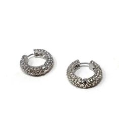 Estimated Shipping: end of February Be relentlessly chic in these gorgeous crystal huggie hoop earrings. Dress them up or down - perfect for any occasion. Details Materials: 14k gold plated brass, titanium posts. Silver Crystal, Huggie Hoop Earrings, Diva, Gold Plate, Hoop Earrings, Plating, Brass, Crystals, Silver