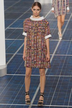 Chanel Tweed Clothes, Autumn True, Autumn Deep, Dress Runway, Mode Chanel, High Fashion Dresses, Chanel Jacket, Chanel Couture, Chanel Style