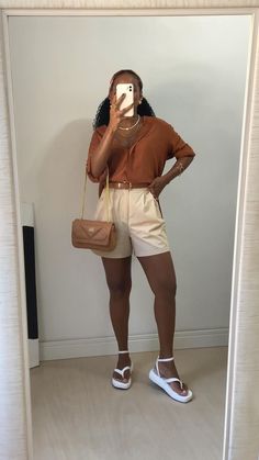 Rio Outfits, Shorts Outfits Black Women, Look Bermuda, Afro Style, Sassy Outfit, Casual Outfit Inspiration, Stylish Work Attire, Effortlessly Chic Outfits, Elegante Casual