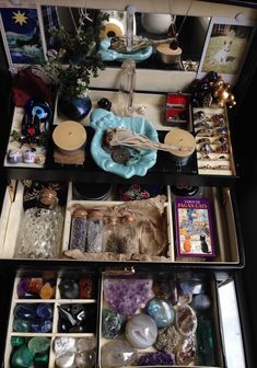 Box Altar, Wiccan Decor, Magia Das Ervas, Wiccan Spell Book