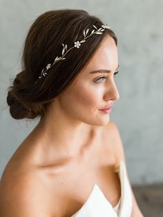 GALATEA HALO Wedding Halo Headpiece, Bridal Halo Headpiece, Bridal Circlet, Vine Headband, Wedding Accessories For Bride, Bride Head, Wedding Halo, Bridal Halo, Wedding Hair Headband