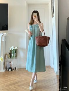 Korean Dress Casual, Tita Outfit, Backless Long Dress, Modest Dresses Casual, Teen Top, Korean Fashion Dress, Casual Day Outfits, Fashion Dresses Casual, Modest Fashion Outfits