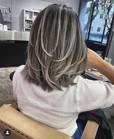 Brown Hair With Silver Highlights, Blonde Summer, Summer Hair Highlights For Brunettes, Highlights Ombre, Summer Highlights, Highlights For Brunettes, Summer Hair Highlights, Summer Balayage