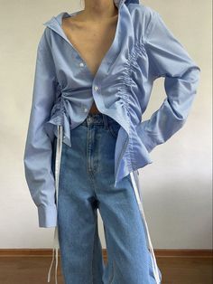 Upcycling Oversized Shirts, Mens Shirt Outfit Women, Jeans Upcycle Ideas, Button Down Upcycle, Upcycled Shirts Diy Ideas, Upcycled Button Down Shirt, Button Up Upcycle, Diy Button Up Shirt Upcycle, Upcycle Blouse