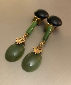 Victorian Antique French Jet and Jade Earrings - Etsy Israel Green Clip-on Earrings For Formal Occasions, Classic Green Clip-on Earrings For Formal Occasions, Formal Dangle Earrings With Cabochon, Luxury Green Clip-on Earrings For Formal Occasions, Green Clip-on Formal Earrings, Oval Cabochon Earrings For Evening, Art Deco Clip-on Earrings For Formal Occasions, Art Deco Formal Clip-on Earrings, Elegant Green Oval Clip-on Earrings