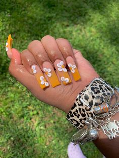 Ombre Nail Design, Coffin Ombre, Coffin Nails Ombre, Sunflower Nails, Ombre Nail, Spring Nail Designs, Dope Nail Designs, Acrylic Coffin