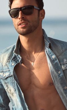 Noah Mills. Man, model, body, glasses, male, beard, pecs. Gisele Bündchen, Wearing Sunglasses, Male Photography, Man Crush, Muscle Men