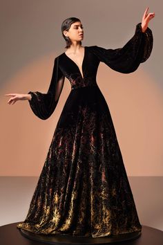 Her Trove - Long sleeves printed velvet dress Printed Velvet Dress, Long Sleeve Velvet Gown, Velvet Gowns, Edward Arsouni, Black Velvet Gown, Velvet Dress Designs, Velvet Dress Long, Printed Velvet, Velvet Gown