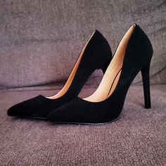 Nwot Beautiful Olivia James Black Heels, Never Worn, Stunning Black 4 Inch Heels, Heal Shoe, Heels For Work, 2025 Manifestation, Business Heels, Dance Photo Shoot, Black Pumps Heels, Manifestation Board, Dance Photos