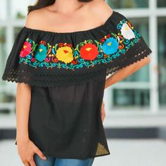 Blusa Bordada TM-77504 Embroidered Blouse Festival Embroidered Top With Hem Detail, Festival Tops With Embroidered Hem, Black Summer Tops With Intricate Embroidery, Black Summer Blouse With Geometric Embroidery, Black Top With Intricate Embroidery, Black Tops With Intricate Embroidery For Summer, Black Embroidered Tops For Summer, Black Blouse With Geometric Embroidery For Summer, Festival Multicolor Embroidery Tops