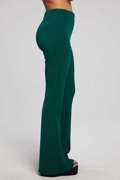 A timeless classic, our Taraa Legging is crafted from luxurious double-knit polyester corduroy with added stretch. Complement with one of our signature, coordinating tops for an outfit that goes from day to night with ease. Featuring a bold Bluegrass teal hue, this piece is certain to be a favorite this season. Model is 5'9" and wearing a size small. Fabric Content: 95% Polyester 5% Spandex Imported Style: CW9928-BLUGRS Teal Leggings Outfit, Teal Leggings, Earthy Outfits, Day To Night, Trending Today, Women Men Shoes, Double Knit, Men Fits, To Night