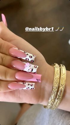 Nail Inspo With Bow, Latina Birthday Outfit, Hello Kitty Nails With Initial, Nail Tech Pfp, Nails Middle Length, Cute Initial Nails, Nail Inspo Long, Short Nails With Gems, Diy Acrylic Nails