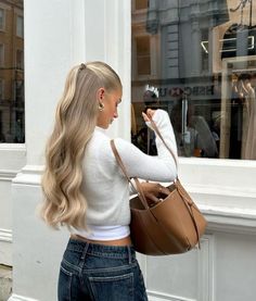 Hollyjai Hairstyles, 2025 Style, Perfect Blonde Hair, Bright Blonde Hair, Aesthetic Poses, Perfect Blonde, Blonde Hair Inspiration, Bright Blonde, Styling Hair