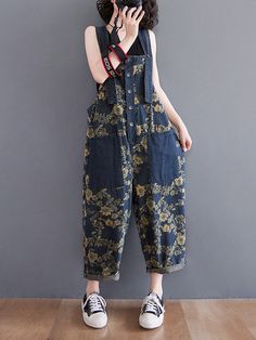 SkuCY-!115450MaterialDenim , >70%Cotton StyleOversize FeatureFloral Printed OccasionGoing out , Casual SeasonsSummer TypeOveralls ColorBLUESizeM,L,XL,2XL Please consult the size chart we provide for this item's measurements to help you decide which size to buy.Please note: There may be 1-3cm differ due to manual measurement.CMINCHWaistHipsThighLeg OpeningLengthM100116824285L104120844386XL1081248644872XL112128884588 Oversized Overalls, Womens Denim Overalls, Yellow Flower Print, Style Oversize, Character Making, Jeans Overall, Custom Hoodie, Overalls Women, Printed Denim