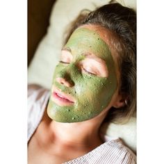 The perfect size for traveling or just to try. Matcha enzyme mask - green papaya fruit enzymes and botanicals help brighten dull skin to reveal a balanced and nourished glow. Each packet is 100% biodegradable and the labels are paper. French green clay, rhassoul clay, kaolin clay, matcha green tea*, papaya powder, yarrow powder*, geranium essential oil*, and amor *organic Ships from our studio in Los Angeles, CA Enzyme Mask, Green Tea Face Mask, Skincare Lifestyle, Papaya Fruit, Skin Diet, Green Tea Face, Turmeric Face Mask, Green Papaya, Scaly Skin