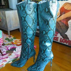 Vince Camuto Knee High Boots Dark Teal Croc / Snake Embossed Leather Pointed Toe Stiletto Heel Pull Up Straps Inner Ankle Zipper 6.5” Size 5.5 Approx. Measurements: Shaft - 16.5” Heel - 3.5” Circumference - 15 1/4” Condition: Nwot, Never Worn Or Tried On Smoke & Pet Free Home Elegant Snake Print Boots For Party, Imvu Outfits Ideas Cute, Vince Camuto Shoes, Knee High Leather Boots, Dark Teal, Vince Camuto, Shoes Heels Boots, Embossed Leather, Knee High Boots