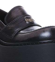 Vic Matie' black Joy loafers, leather upper, slip on, eu sizeComposition: 100% Leather Upper/rubber Sole Black Slip-on Loafers With Removable Insole, Black Calf Leather Loafers With Leather Footbed, Calf Leather Slip-on Platform Loafers For Business, Business Slip-on Platform Loafers In Calf Leather, Business Calf Leather Slip-on Platform Loafers, Luxury Black Slip-ons With Round Toe, Black Platform Loafers For Office, Slip-on Platform Loafers With Rubber Sole In Calf Leather, Black Slip-on Loafers With Leather Footbed