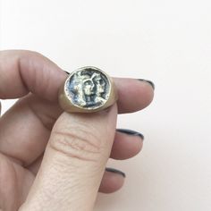 "Gold or silver signet ring, Antique style ring, Unisex Ring, Unique signet ring Basic goes-with-anything signet ring. This ring has a round shape with unique men and women in raw textured which adds lots of character and a \"handmade look\". A unique minimalist ring that will look great with any outfit you'll wear and add BLING to your look. It is light and comfortable to wear, perfect for everyday use. Must-have necklace for any style! Material: ♦ 24K Gold plated brass, nickel-free // Sterling Love Ring Wedding Band, Raw Gold Ring, Band Valentines, Signet Ring Women, 14k Gold Signet Ring, Antique Style Jewelry, Pinky Signet Ring, Gold Pinky Ring, Signet Rings Women