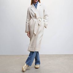 Long SleeveStraight DesignTwo Side PocketsComposition: 100&percnt; Linen Piping: 80&percnt; Polyester 20&percnt; Cotton Belt: 100&percnt; LinenColour: Light/Pastel GreyCare: Do Not Bleach Ironing Max 110 Linen Trench Coat