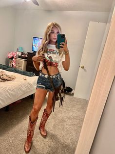 Going Out Country Outfits, Western Club Outfit, Country Bar Outfits, Western Bar Outfit, Brown Cowgirl Boots Outfit, Stagecoach 2024, Country Bar Outfit, Stagecoach Outfits, Summer Cowgirl Outfits