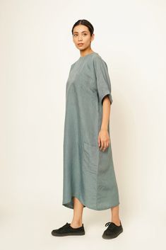 Embrace carefree elegance with our Casual Terra Luna Linen Maxi Dress, the epitome of relaxed sophistication for your vacation wardrobe. Crafted from luxurious pure linen, this dress offers a soft, lightweight feel ideal for warm-weather escapades. Featuring abstract pocket placements meticulously crafted by hand, each dress exudes individuality and artisanal charm. Available in four versatile colors and all sizes, it's the perfect companion for easy-breezy styling on your next getaway. Specific Casual Unlined Dresses For Loungewear, Relaxed Summer Dress For Daywear, Relaxed Spring Vacation Dresses, Unlined Relaxed Fit Midi Dress For Vacation, Relaxed Linen Summer Dress, Casual Short Sleeve Unlined Dress, Relaxed Fit Unlined Dresses For Loungewear, Casual Longline Midi Dress With Relaxed Fit, Oversized Short Sleeve Midi Dress For The Beach