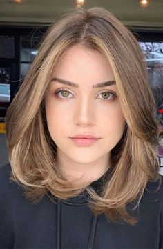 Haircut Inspo, Haircuts For Wavy Hair, Wavy Hairstyles, Shoulder Length Hair Cuts, Medium Hair Cuts