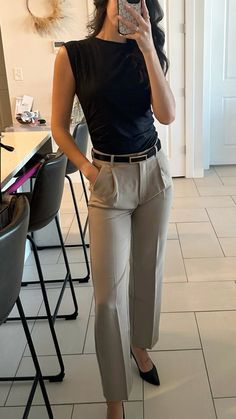 Professional Mixer Outfit, Clean Girl Business Casual, Young Business Woman Outfit, Grad School Outfit, Corporate Fits, Corporate Girly, Buisness Casual, Job Clothes, Corporate Baddie