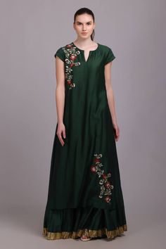 Emerald green kurta with placed thread embroidered front and back yoke. Paired with a flared skirt with sequins hem and Banarasi silk maroon dupatta with tassels on hem. - Aza Fashions Maroon Dupatta, Kurta Skirt, Flared Skirt, Embroidered Silk, Skirt Pattern, Set For Women, Aza Fashion, Flare Skirt, Fashion Set