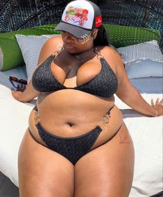 Bathing Suit Pictures, Suit Pictures, Plus Size Aesthetic Outfits, Plus Size Bathing Suit, Plus Size Posing