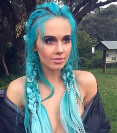 Blue Festival Hair, Look Festival, Funky Hairstyles, Festival Hair, Pastel Hair, Hair Dye Colors, Mermaid Hair, Rainbow Hair, Hair Envy