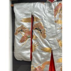 Huge Framed Japanese Wedding Kimono W Silk Embroidered Decoration. It is a spectacular design statement piece and is beautifully shadowbox framed. Japanese Wedding Kimono, Embroidered Decoration, Scandinavian Textiles, Japanese Wedding, Wedding Kimono, Vintage Flash, Modern Textiles, Japanese Textiles, Design Statement