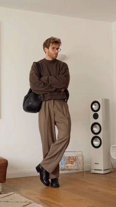 Office Outfit Men, What To Wear In New York, Look 80s, Fall Travel Outfit, Essential Fashion, Winter Travel Outfit, Classy Outfits Men, Mens Spring Fashion, Men Stylish Dress