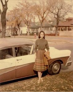 Vintage fall vibes Early 1960s Fashion, 1960s Aesthetic, 50s Aesthetic, 1950’s Fashion, Homecoming Queen, 20th Century Fashion, Days Gone, Vintage Fall, 1940s Fashion