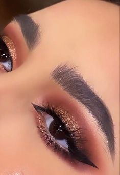 Golden Eye Makeup Video, Makeup Jobs, Brown Hair Shades, Birthday Makeup, Hair Shades, Cool Eyes, Brown Hair, Eye Makeup, Makeup Looks