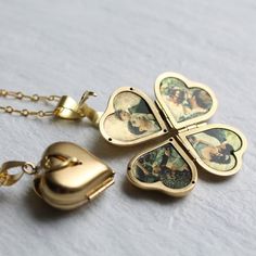 Picture In Locket, Gifts Ideas For Best Friend, Etsy Aesthetic, Locket Picture, Vintage Locket Necklace, Charms For Necklaces, Etsy Necklace, Unique Locket, Picture Jewelry