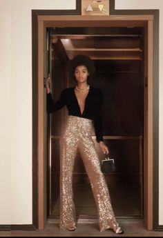 Flared Sequin Pants Outfit, Sparkly Pants Outfit Nye, Sparkly Flare Pants Outfit, 70s New Years Eve Outfit, Sequin Trousers Outfits Party, Glitter Trousers Outfits, Sequin Flare Pants Outfit, Outfit For Disco Night, Sequence Pants Outfit