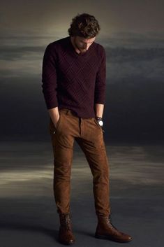 Winter is coming! Prepare now for the essentials in men's winter fashion including men's sweaters and boots. Plus all the winter layers! #mensboots #menssweaters #mensfashion #menswinterfashion #stylesofman Casual Outfits With Boots, Winter Style Guide, Mens Fashion Edgy, Neue Outfits, Winter Outfits Men, Stylish Mens Outfits, Brown Pants, Men Fashion Casual Outfits