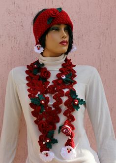 Bandeau Au Crochet, Crochet Santa, Opening An Etsy Shop, Christmas Necklace, Santa Face, Holly Berry, Crochet Headband, Eye Necklace, Christmas Crochet