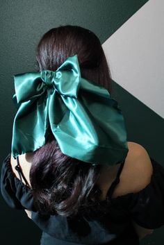 Silk hair bow that covers softly your long or short hair. This bow provided wider long tails which you can see from front and back. Description: Silk fabric Aqua blue Emerald green  Pale yellow  Size: 12x11.5 Originality:  please note that due to being an original item. and handmade, there might be a slight difference with the item and photos. Process time:  Please allow us 3 to 5 business days to create and prepare your order.  Shipping: Please allow 3 to 5 business day for shipping. We use poly bags for packing. Tracking number will be provided once the order is placed. Delivery times are estimated and commended from the date of shipping, than the date to order.  No returns: due to hygienic reasons, no returns nor refunds on hair accessories Aqua Blue Hair, Silk Hair Bow, Blue Hair Bow, Princess Hair Bows, Blue Hair Bows, Long Bow, Blue Emerald, Princess Hairstyles, Yellow Hair