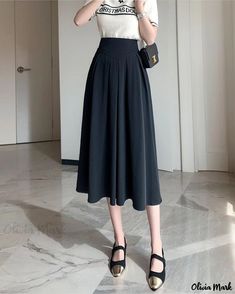 OliviaMark - Elegant Pleated A-line Midi Skirt with Knee-Length and Convenient Pockets in Dusk Blue Black Knee Length Skirt, Bohemian Wrap, Mid Length Skirt, Dusk Blue, Black Knees, Mid Length Skirts, Skirt Skirt, Blue Outfit, Knee Length Skirt