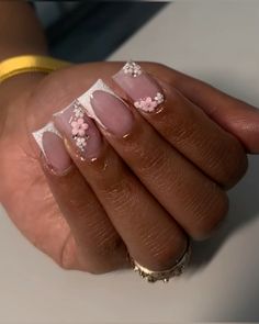 Lucio 101, Acrylic Nails Winter, Nails With Charms, Nail Options, Nails Sets, Hoco Ideas, Girly Acrylic, Medium Nails, Manicure Nail Designs